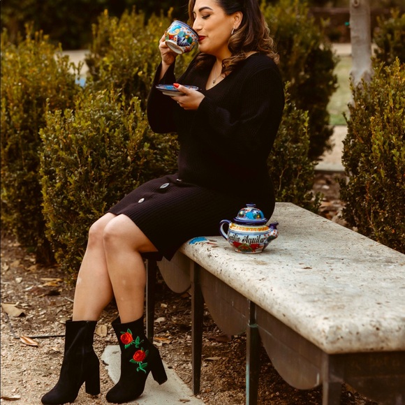 Rose🌹Booties, Black - Various Sizes - Picture 2 of 4